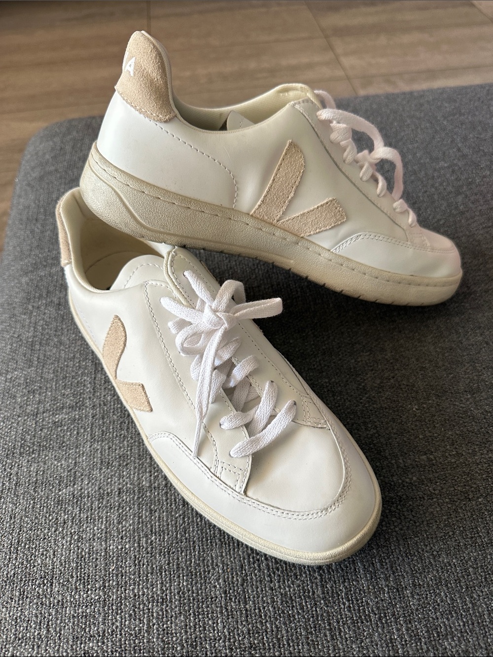 VEJA Sneakers in White with Beige Suede Accents